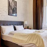 4Br , 3Bhr With Ac At The Opera