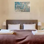 4Br , 3Bhr With Ac At The Opera