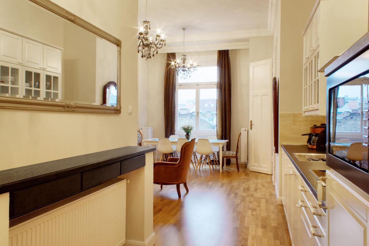 4br , 3bhr With Ac At The Opera Budapest