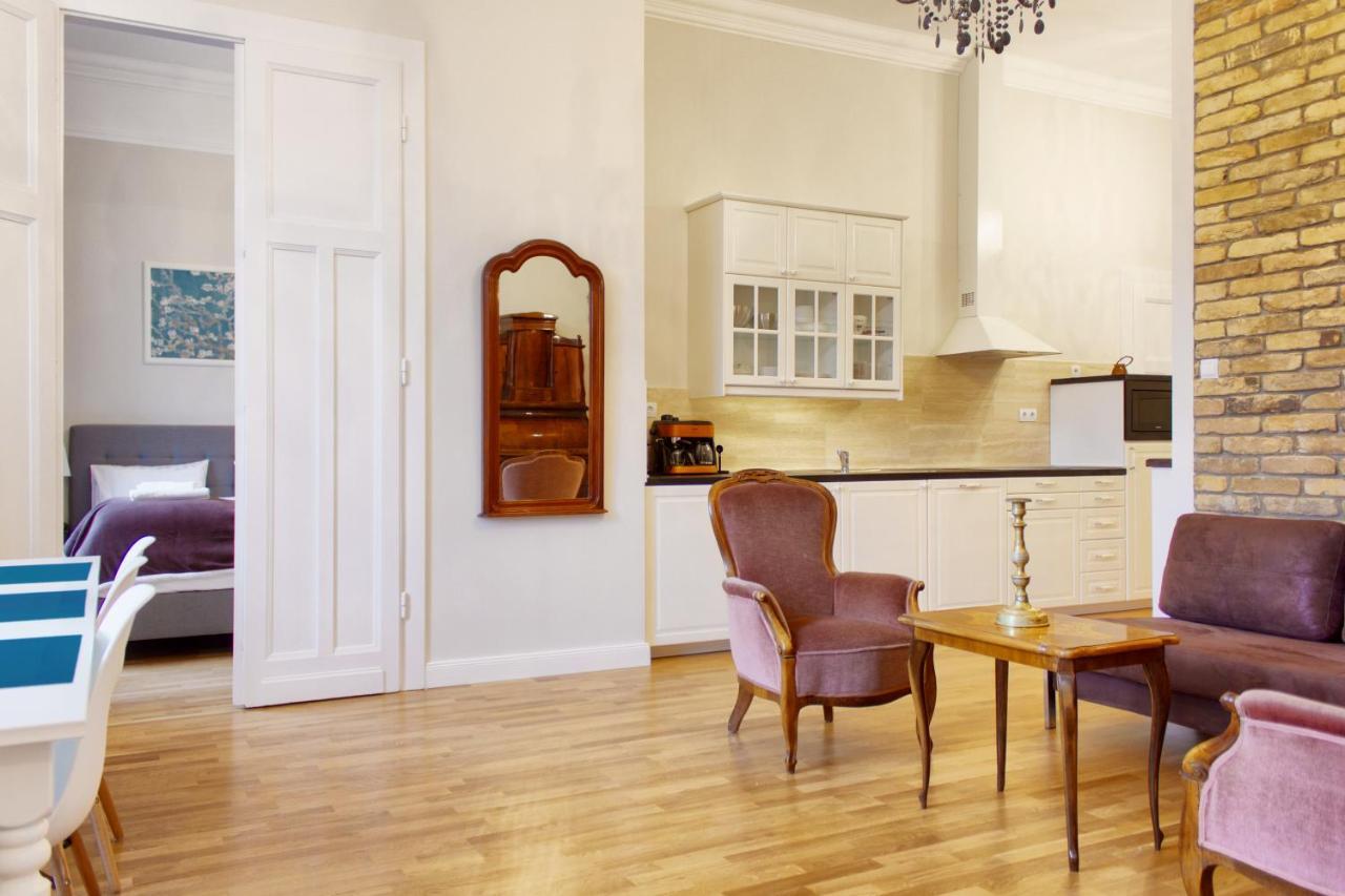4br , 3bhr With Ac At The Opera Apartment Budapest