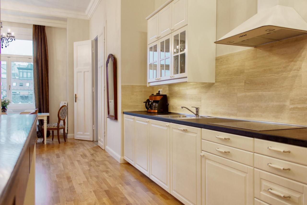 4br , 3bhr With Ac At The Opera Appartement Budapest